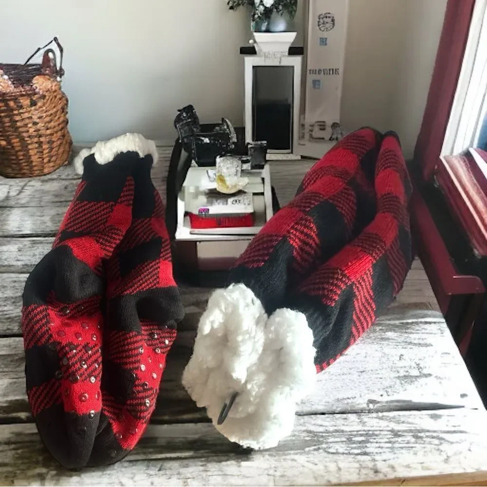 Sherpa Socks l Black & Red Buffalo Plaid l Non-skid Socks l Unisex l New